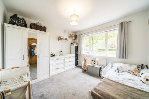 2 bedroom flat for sale, Chertsey Road, Twickenham TW2