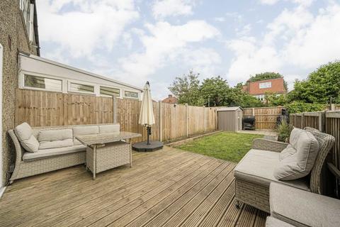 423 Chertsey Road, Twickenham, TW2 6LS