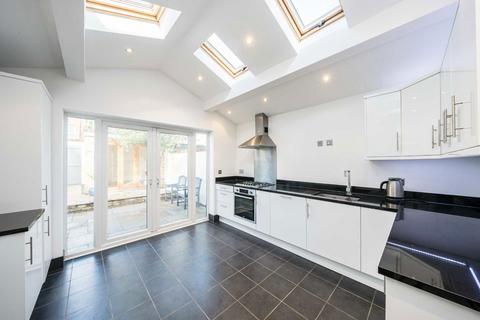 2 bedroom end of terrace house for sale, Denmark Road, Twickenham TW2