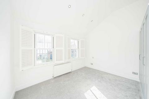 2 bedroom end of terrace house for sale, Denmark Road, Twickenham TW2