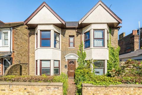 2 bedroom flat for sale, London Road, Twickenham TW1