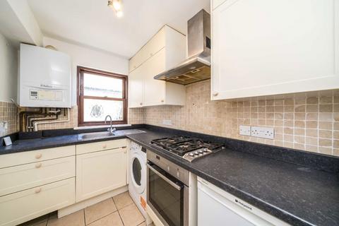 2 bedroom flat for sale, London Road, Twickenham TW1