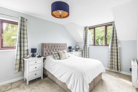 229 Varsity Drive, Twickenham, TW1 1AN