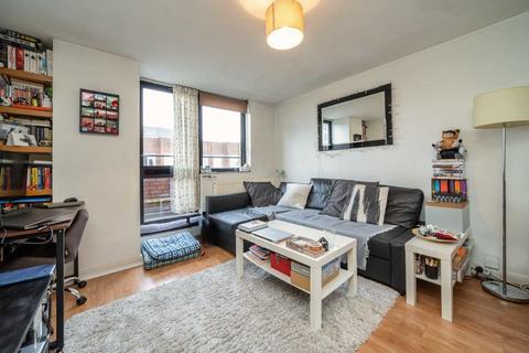 1 bedroom flat for sale, London Road, Twickenham TW1