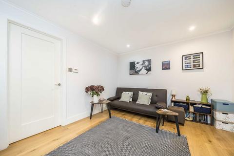 1 bedroom flat to rent, Hampton Road, Twickenham TW2