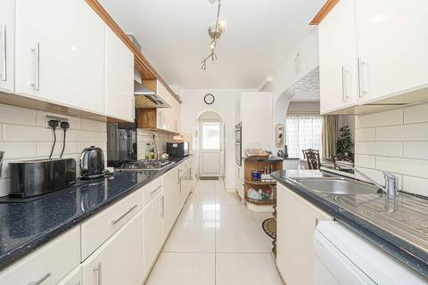 4 bedroom semi-detached house for sale, Hanworth Road, Hounslow TW4