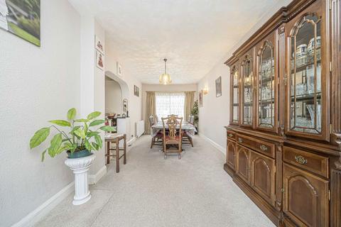 4 bedroom semi-detached house for sale, Hanworth Road, Hounslow TW4