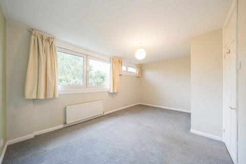 3 bedroom end of terrace house for sale, Craneford Close, Twickenham TW2