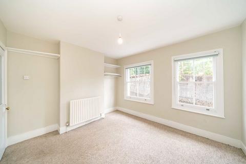 2 bedroom terraced house for sale, Marsh Farm Road, Twickenham TW2