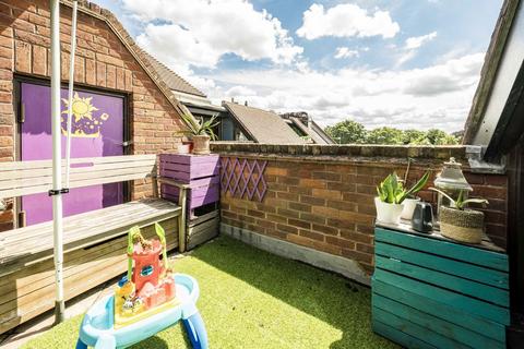 Flat 15, Addison Court, 15 Heath Road, Twickenham, TW1 4AG