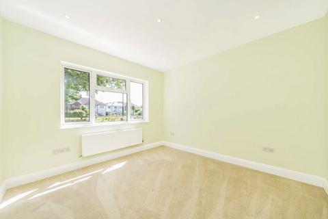 2 bedroom flat for sale, Chertsey Road, Twickenham TW2