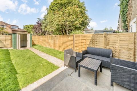421 Chertsey Road, Twickenham, TW2 6LS