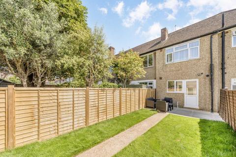 421 Chertsey Road, Twickenham, TW2 6LS