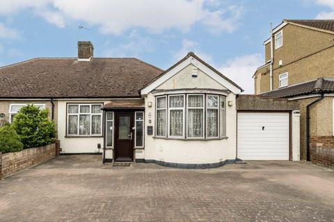 3 bedroom bungalow for sale, Waverley Avenue, Whitton TW2