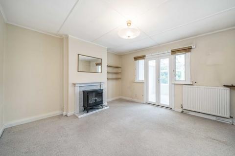 3 bedroom bungalow for sale, Waverley Avenue, Whitton TW2