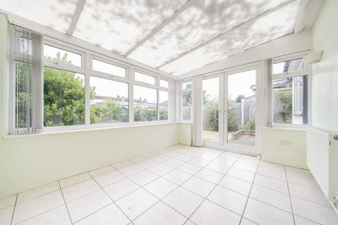 3 bedroom bungalow for sale, Waverley Avenue, Whitton TW2