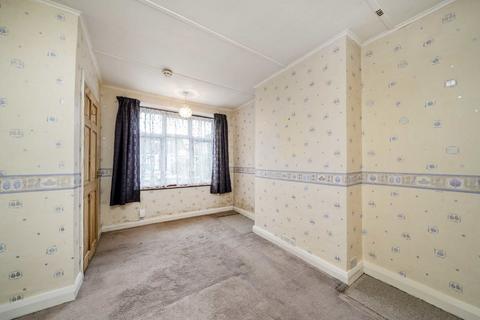 3 bedroom bungalow for sale, Waverley Avenue, Whitton TW2