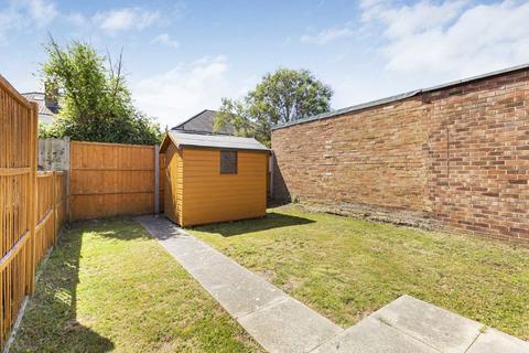83 Gilpin Crescent, Twickenham, TW2 7BP