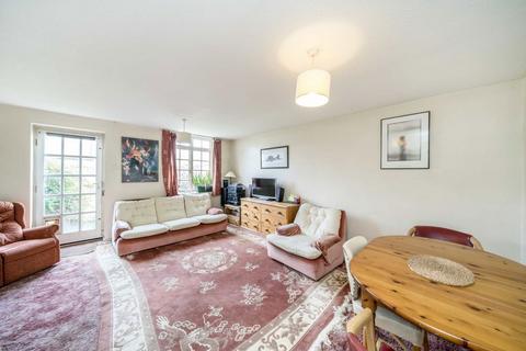 3 bedroom terraced house for sale, Colne Road, Twickenham TW2