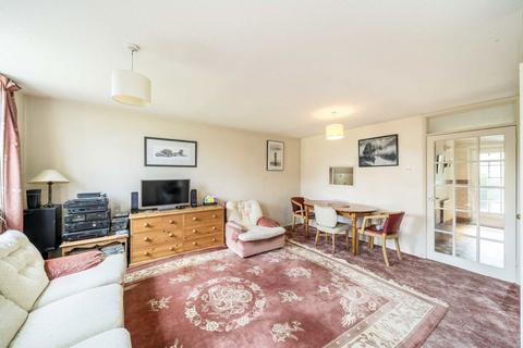 3 bedroom terraced house for sale, Colne Road, Twickenham TW2