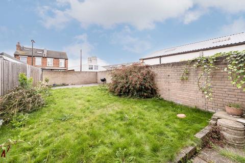 88 Colne Road, Twickenham, TW2 6QE