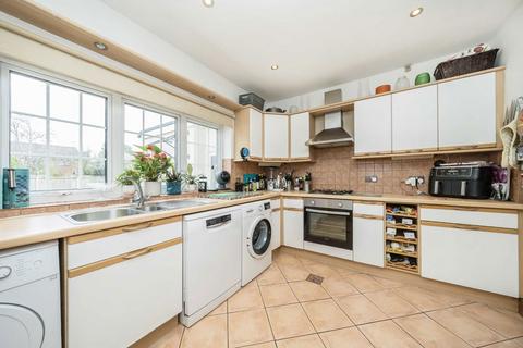 264 Nelson Road, Twickenham, TW2 7BW