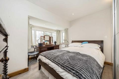 264 Nelson Road, Twickenham, TW2 7BW