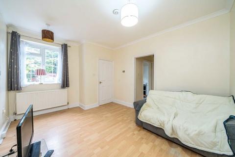 1 bedroom flat to rent, Lion Road, Twickenham TW1