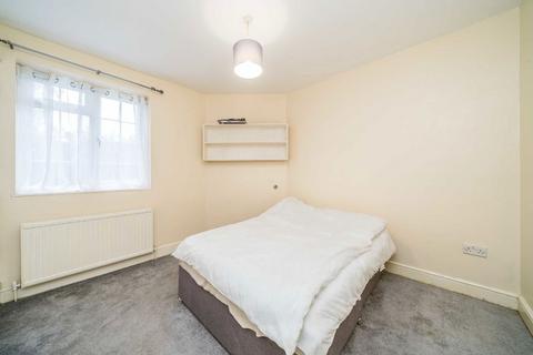 1 bedroom flat to rent, Lion Road, Twickenham TW1