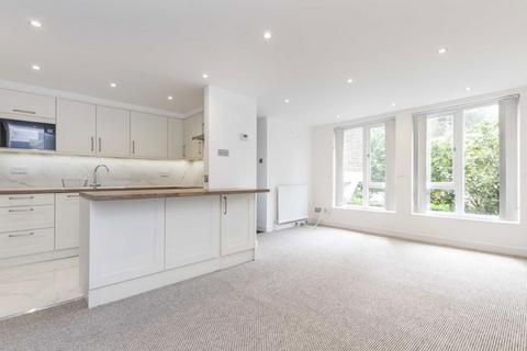 1 bedroom flat to rent, Strawberry Vale, Strawberry Hill TW1