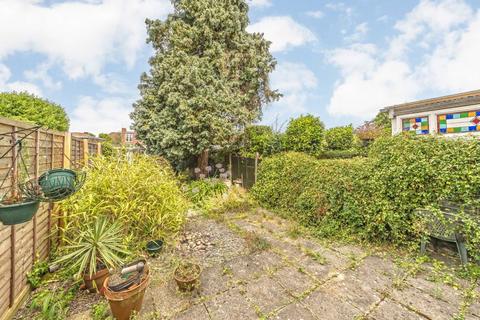 3 bedroom terraced house for sale, Lisbon Avenue, Twickenham TW2