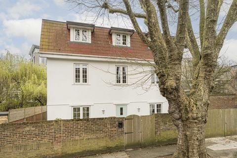 4 bedroom detached house to rent, Cole Park Road, Twickenham TW1