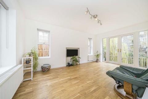 4 bedroom detached house to rent, Cole Park Road, Twickenham TW1