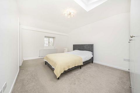 4 bedroom detached house to rent, Cole Park Road, Twickenham TW1