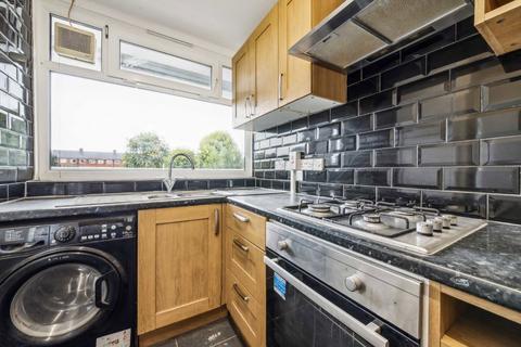 3 bedroom flat to rent, Lorrimore Road, London SE17