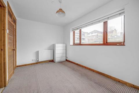 2 bedroom terraced house to rent, Vauxhall Walk, London SE11