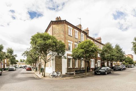 2 bedroom flat to rent, Heyford Avenue, London SW8