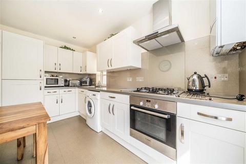 2 bedroom flat for sale, Hainton Close, London E1