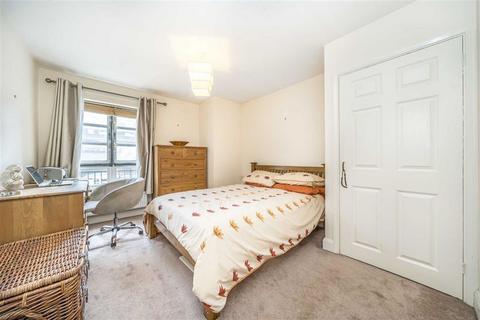 2 bedroom flat for sale, Hainton Close, London E1