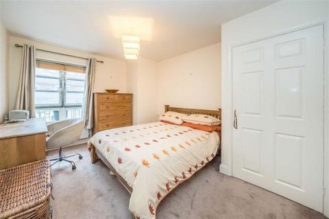 2 bedroom flat for sale, Hainton Close, London E1