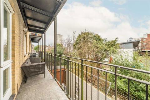 Flat 4, 40 Hainton Close, London, E1 2QZ