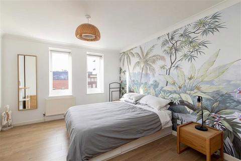 2 bedroom flat for sale, Ensign Street, London E1