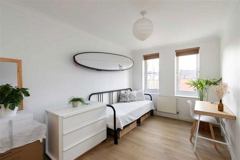 2 bedroom flat for sale, Ensign Street, London E1