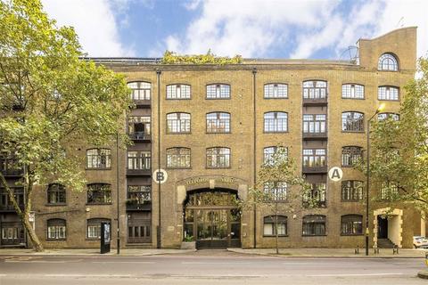 4 bedroom flat for sale, Telfords Yard, London E1W