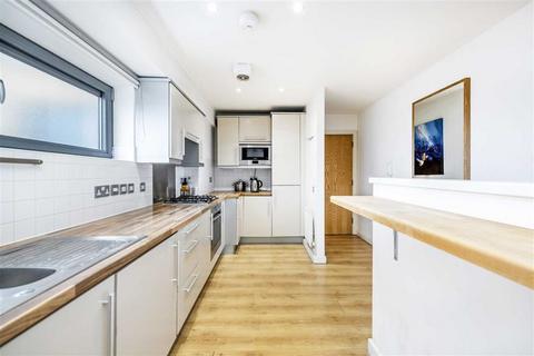 2 bedroom flat for sale, Watney Street, London E1