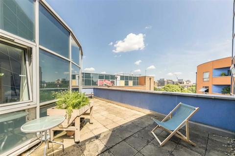 1 bedroom flat for sale, Cable Street, London E1W