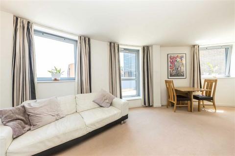 1 bedroom flat for sale, Cable Street, London E1W