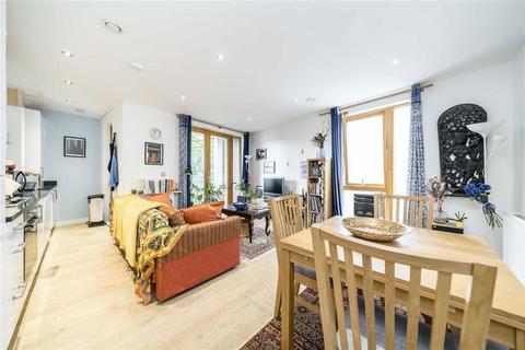 2 bedroom flat for sale, Wharf Lane, London E14