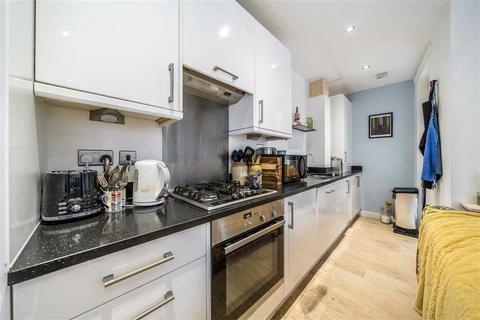 2 bedroom flat for sale, Wharf Lane, London E14