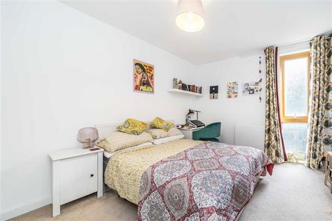 2 bedroom flat for sale, Wharf Lane, London E14